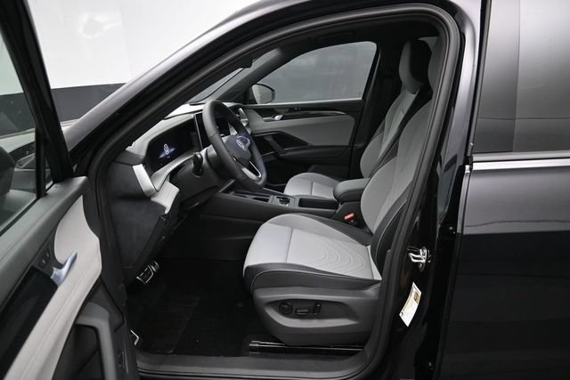 New 2026 Volkswagen Tiguan SE R-Line AWD/4WD image 9