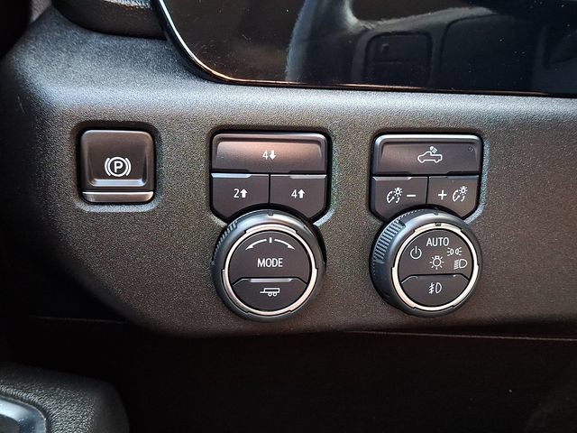 Used 2025 Chevrolet Silverado 2500 LT w/ Convenience Package AWD/4WD image 25
