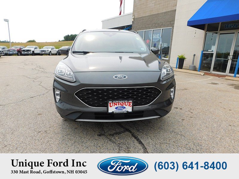 Used 2020 Ford Escape Titanium AWD/4WD image 3