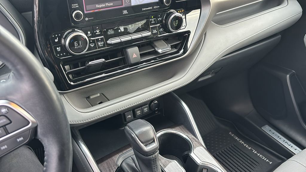 Used 2020 Toyota Highlander Limited image 20