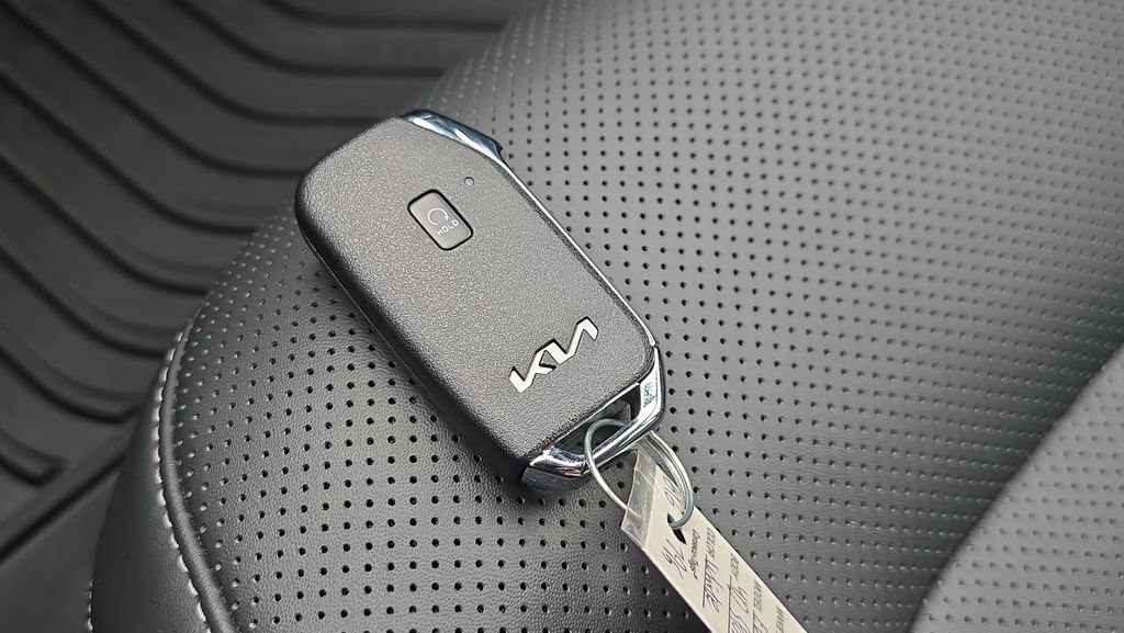 Used 2024 Kia EV6 Wind AWD/4WD image 30