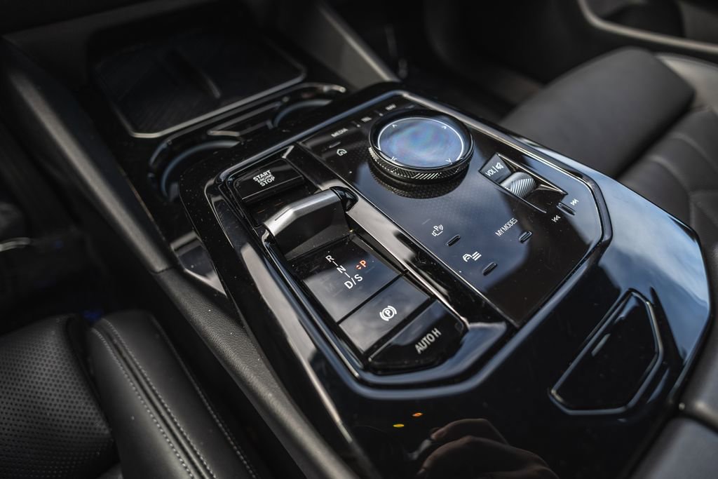 Used 2024 BMW 530i xDrive w/ Premium Package image 19