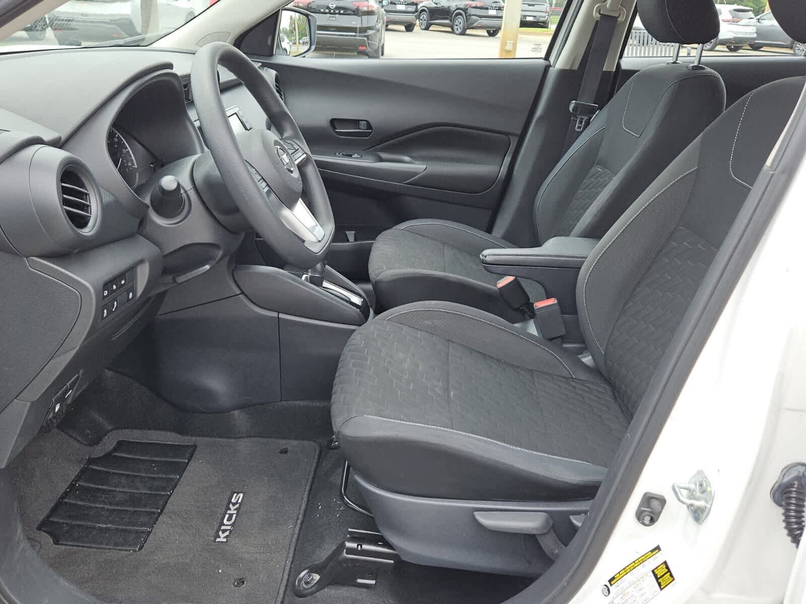 Used 2021 Nissan Kicks S FWD image 3