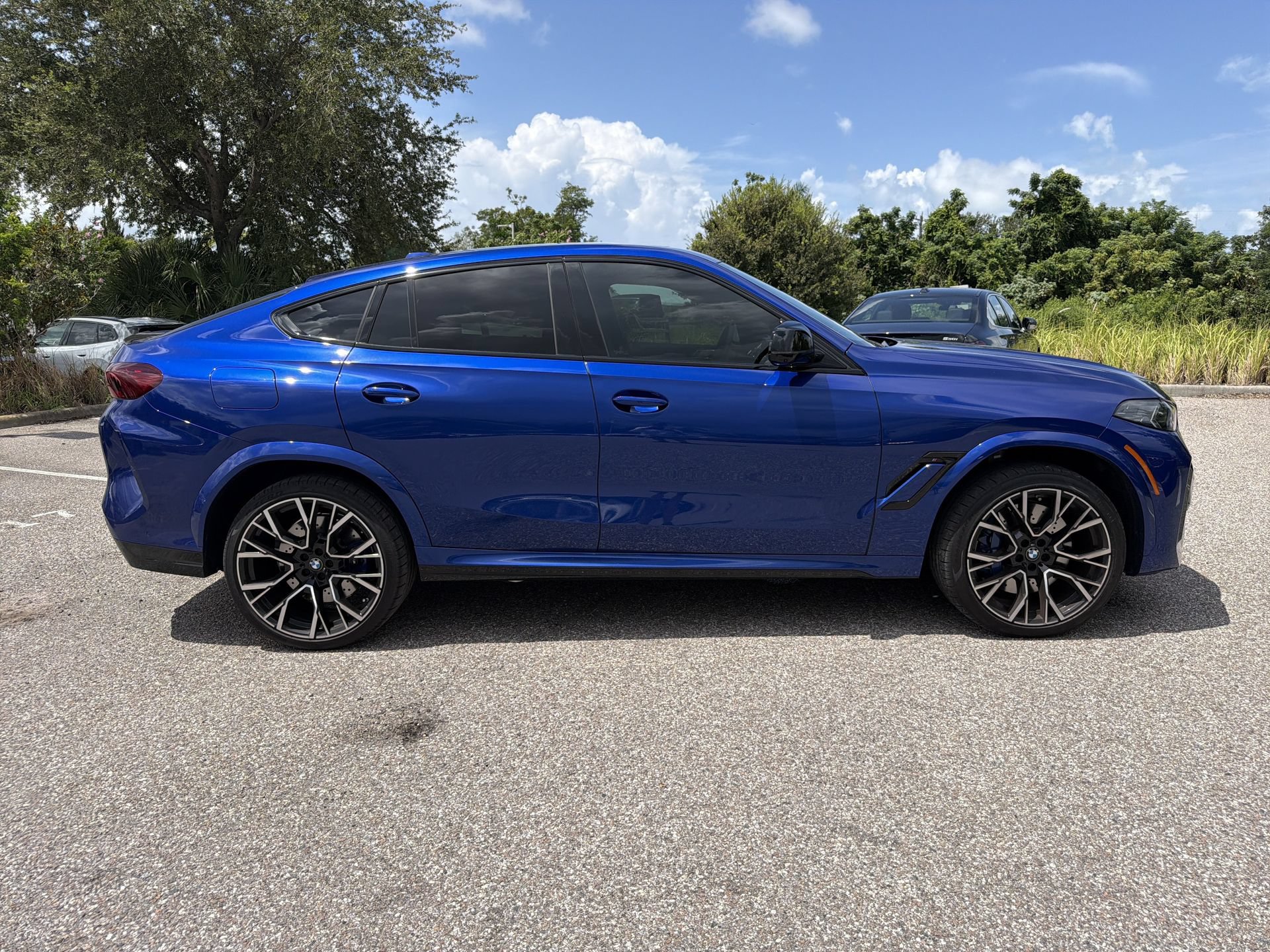 Certified 2025 BMW X6 M Competition w/ Executive Package AWD/4WD image 3