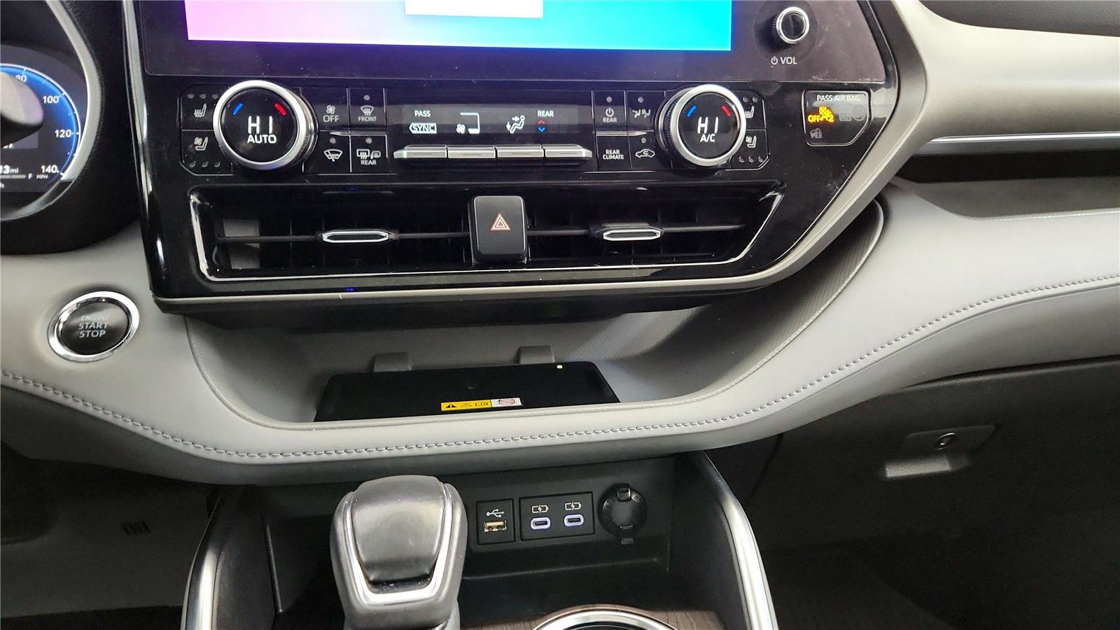 Used 2023 Toyota Highlander Limited image 47