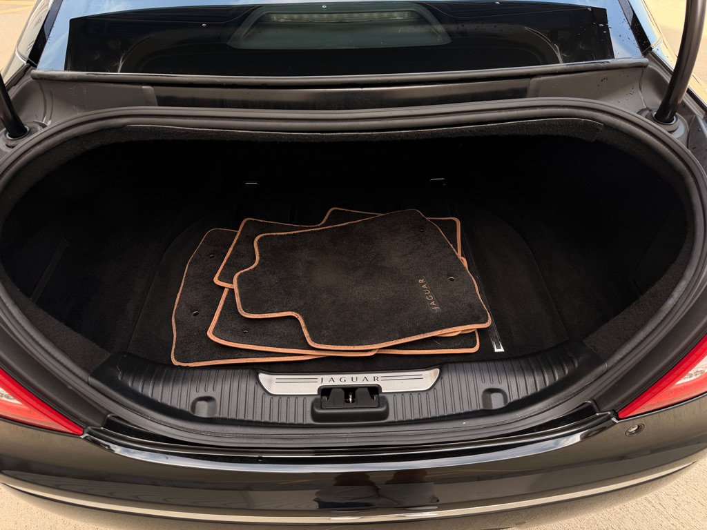 Used 2011 Jaguar XJ L RWD image 16