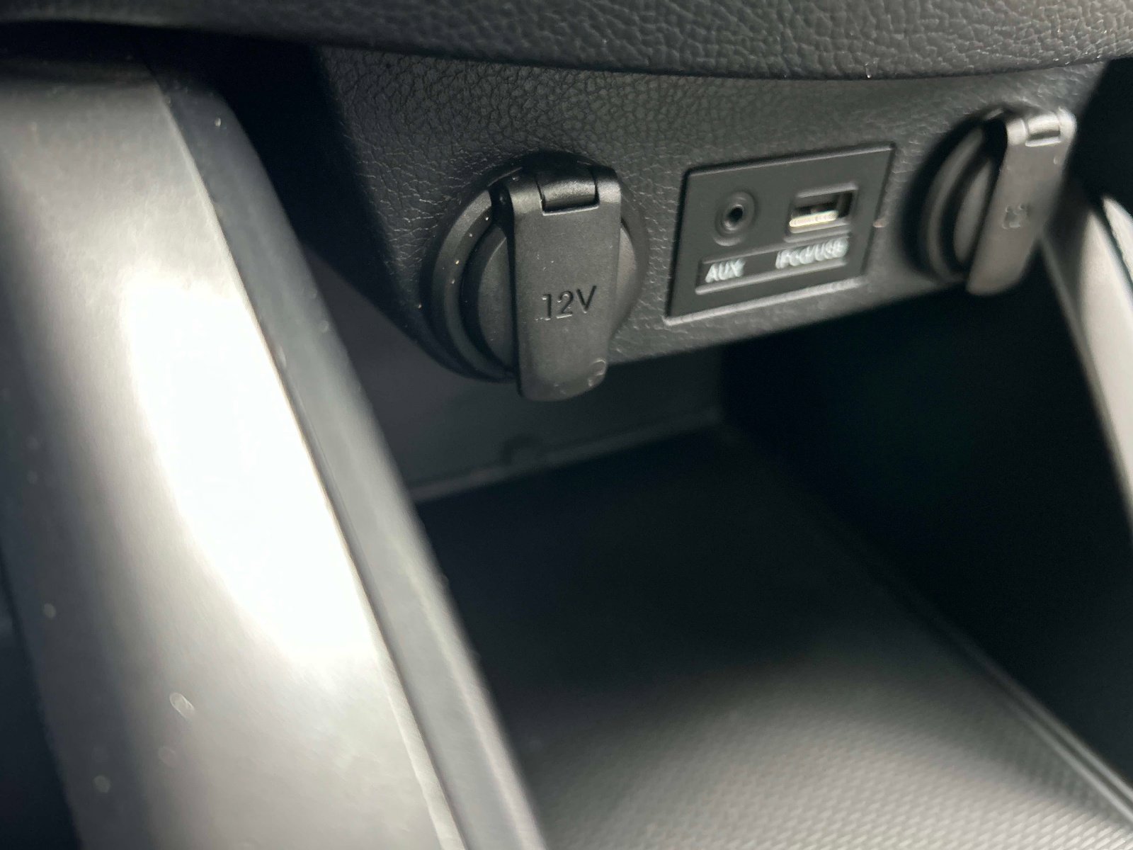 Used 2014 Hyundai Veloster w/ Style Package 02 image 31