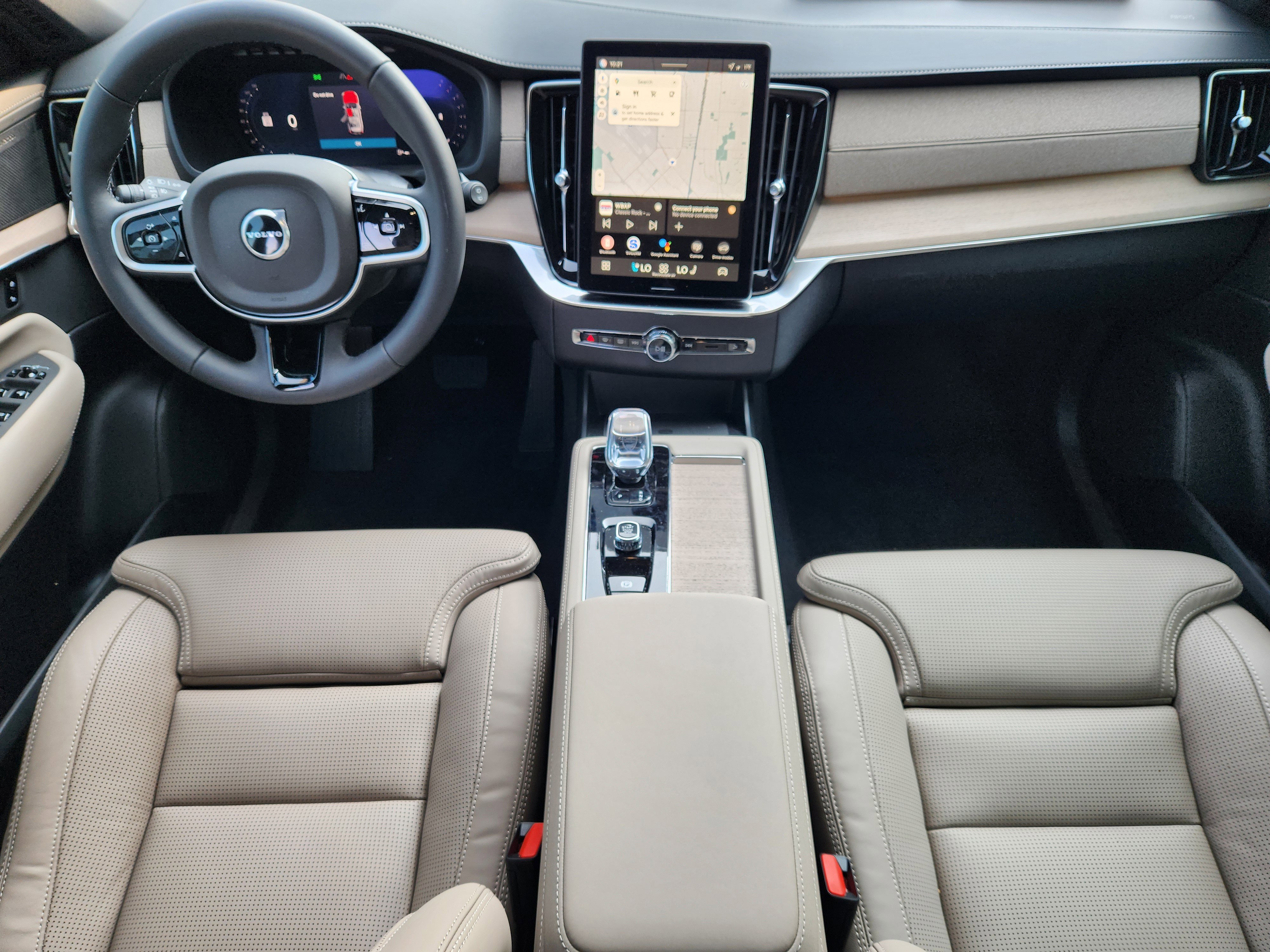 Used 2026 Volvo XC90 B6 Ultra w/ Protection Package AWD/4WD image 24