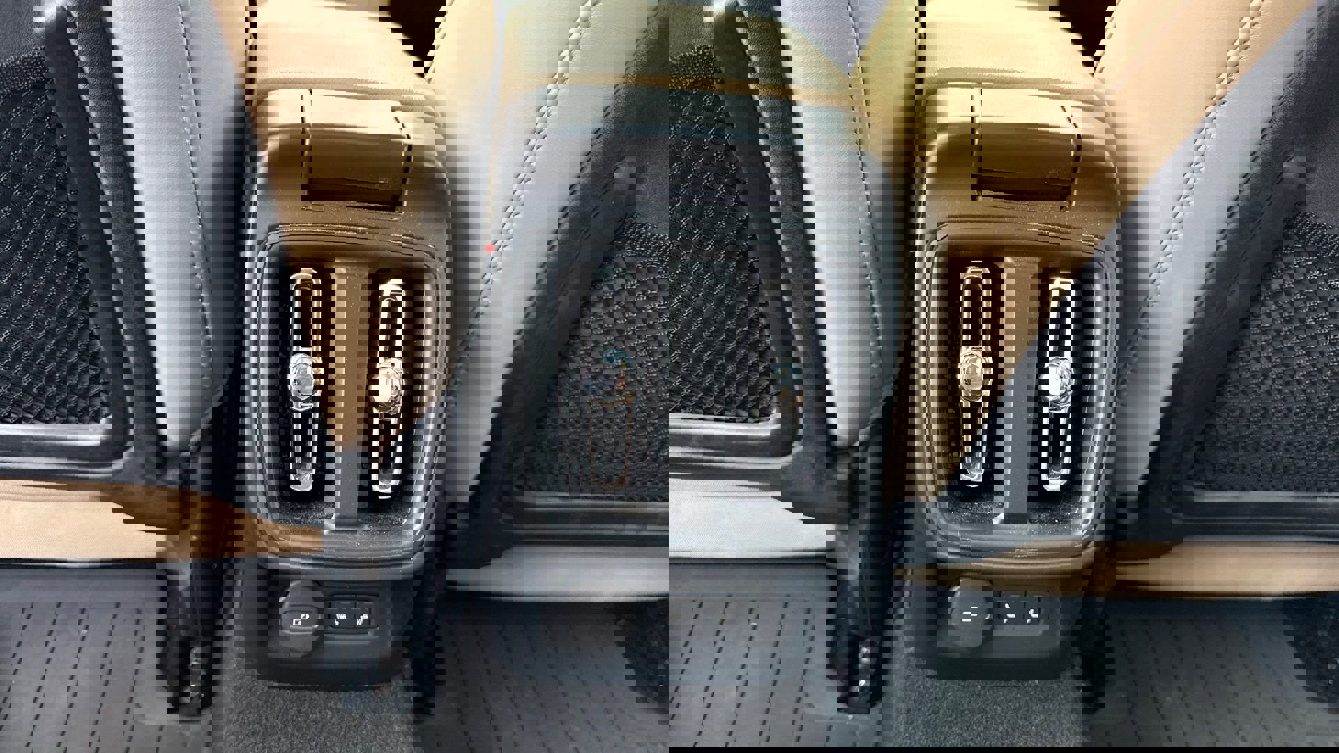 Certified 2022 Polestar Polestar 2 w/ Plus Package image 22