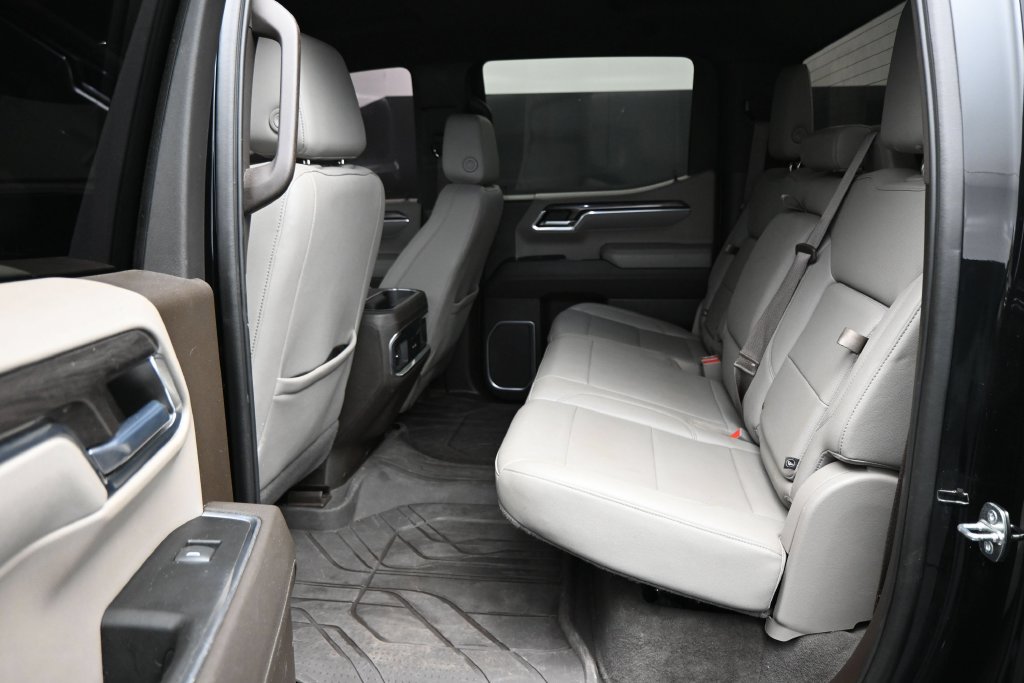 Used 2023 Chevrolet Silverado 1500 LTZ AWD/4WD image 25