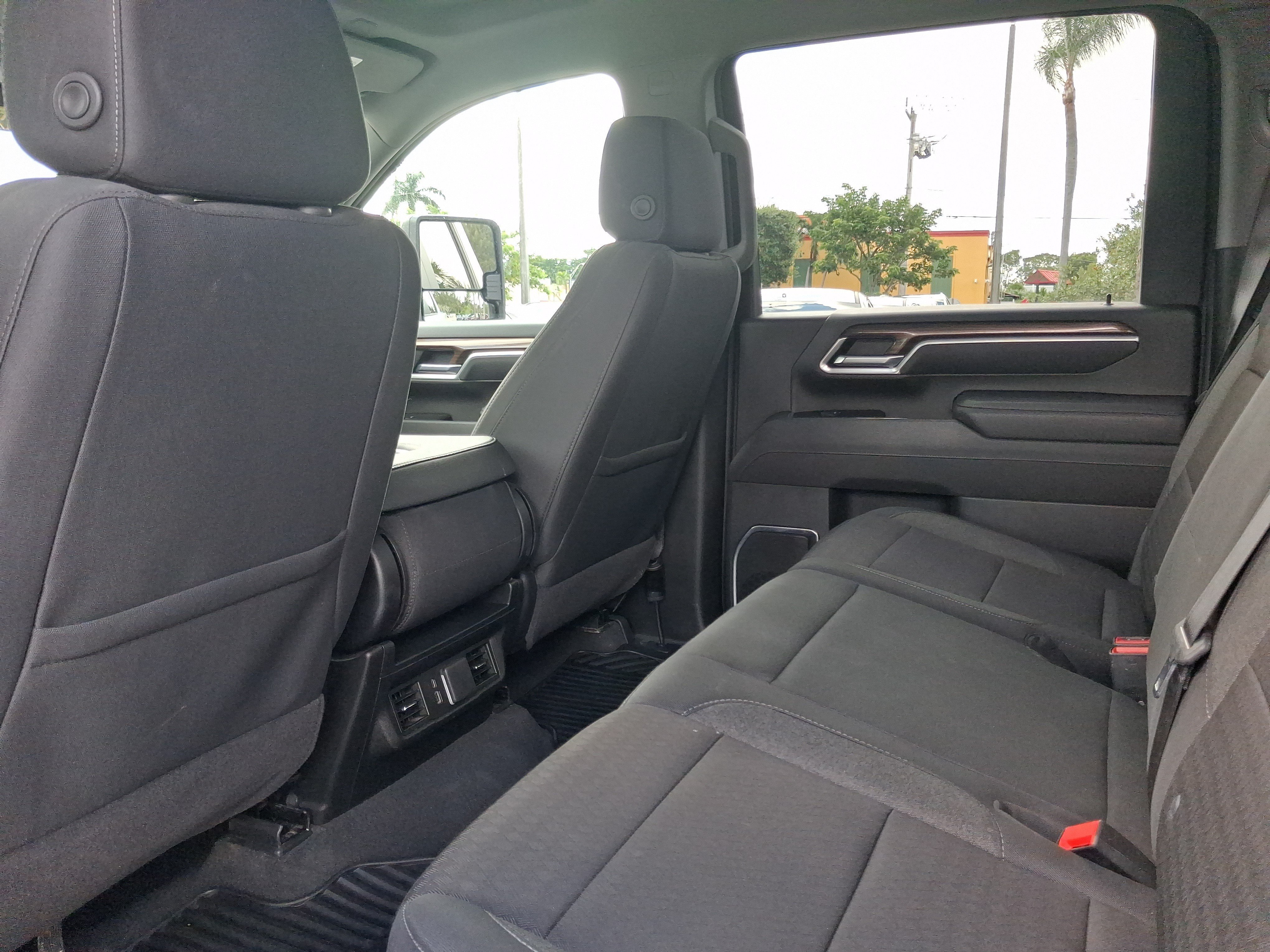 Used 2025 Chevrolet Silverado 2500 LT w/ Convenience Package AWD/4WD image 5