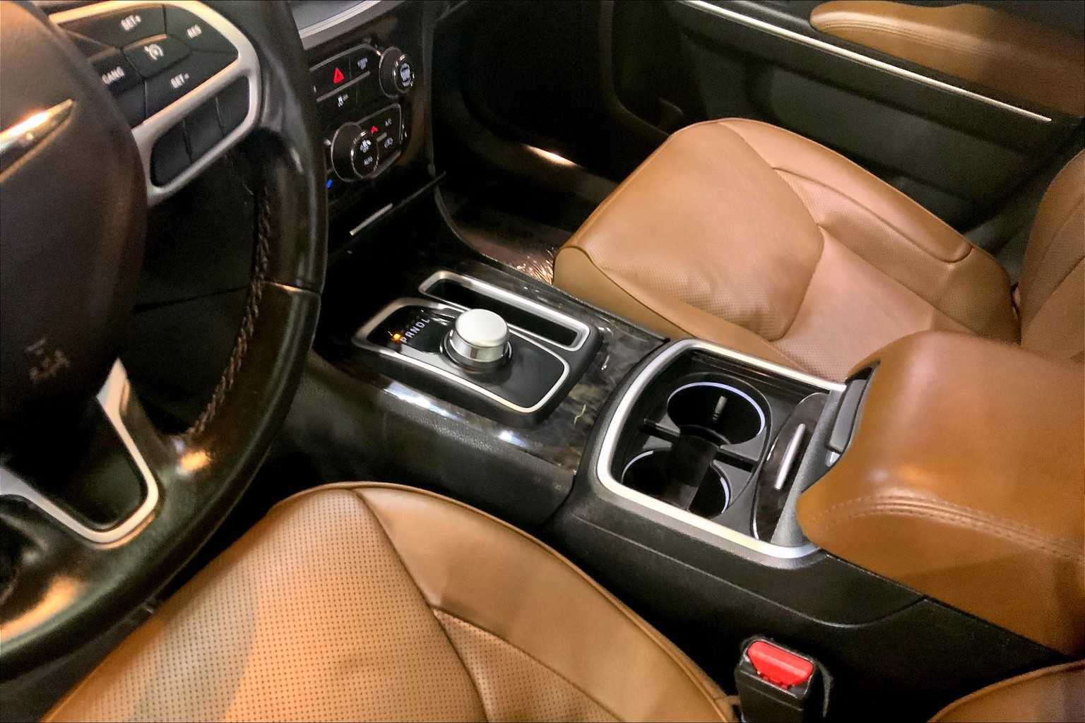 Used 2018 Chrysler 300 Limited w/ Light Group AWD/4WD image 17