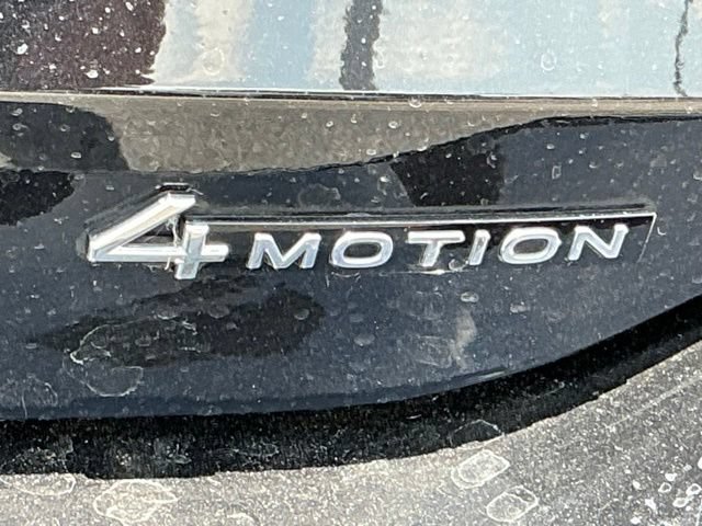 Certified 2025 Volkswagen Tiguan SEL R-Line AWD/4WD image 11