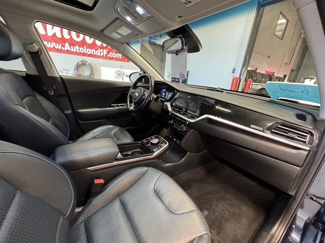 Used 2021 Kia Niro EX Premium w/ Cold Weather Package image 11