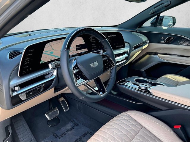 Certified 2025 Cadillac Lyriq Luxury image 14