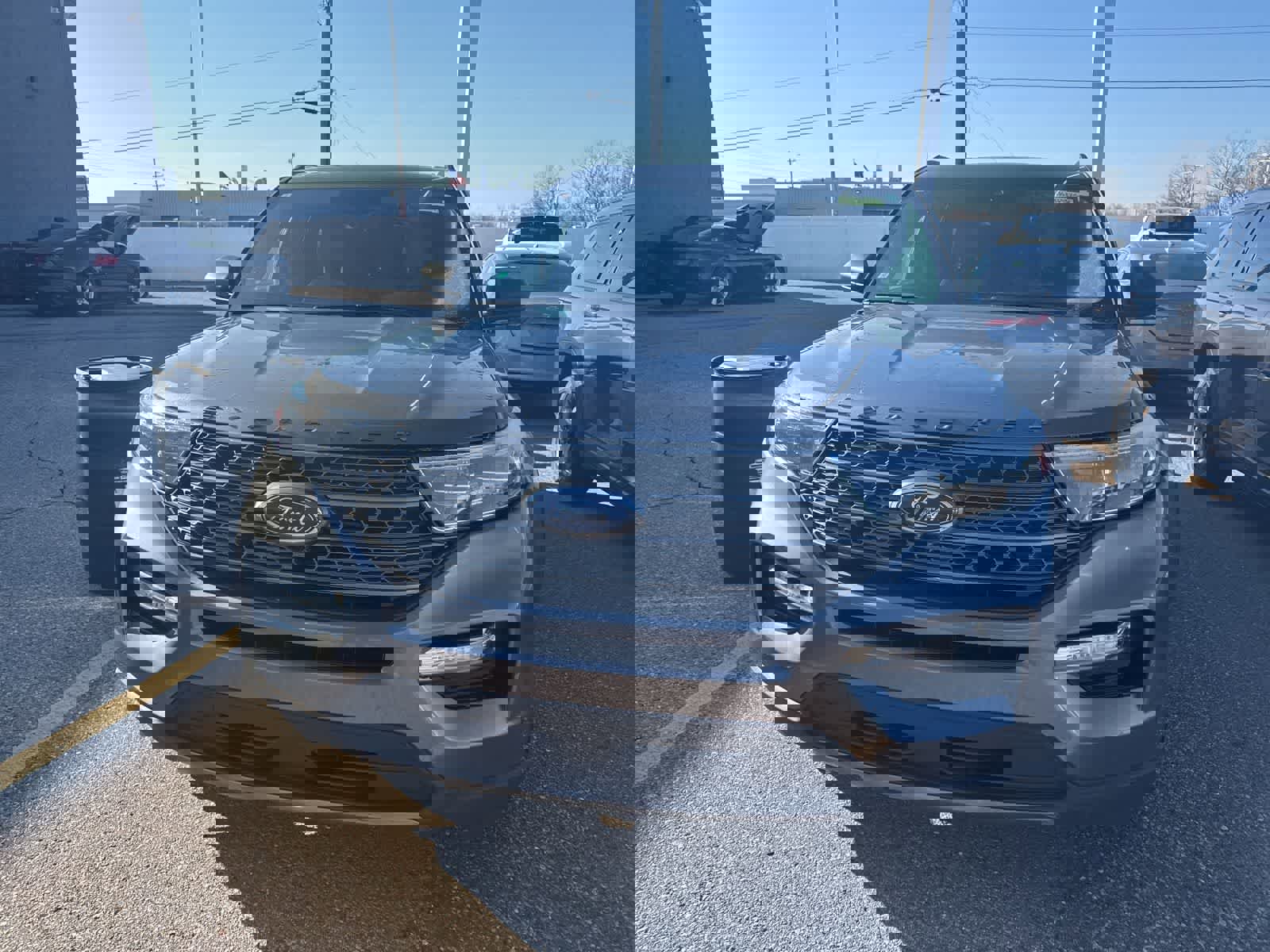 Used 2021 Ford Explorer XLT w/ Equipment Group 202A image 4