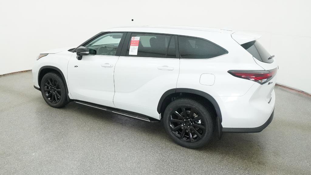 New 2026 Toyota Highlander XLE image 7