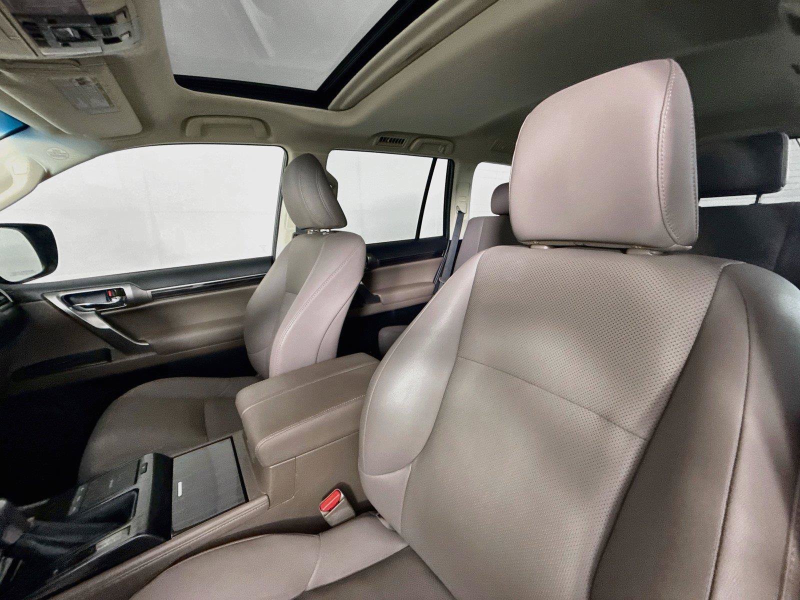 Used 2023 Lexus GX 460 Premium w/ Premium Plus Package AWD/4WD image 3