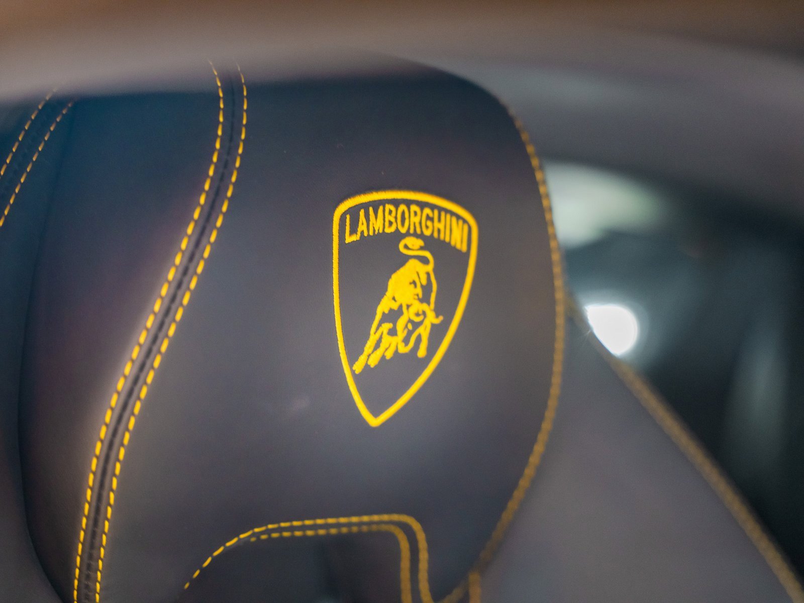 Used 2022 Lamborghini Huracan EVO image 51