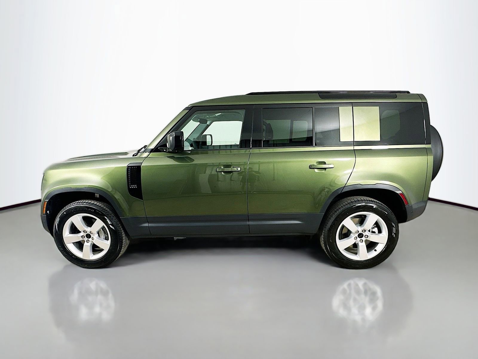 New 2026 Land Rover Defender 110 S AWD/4WD image 8