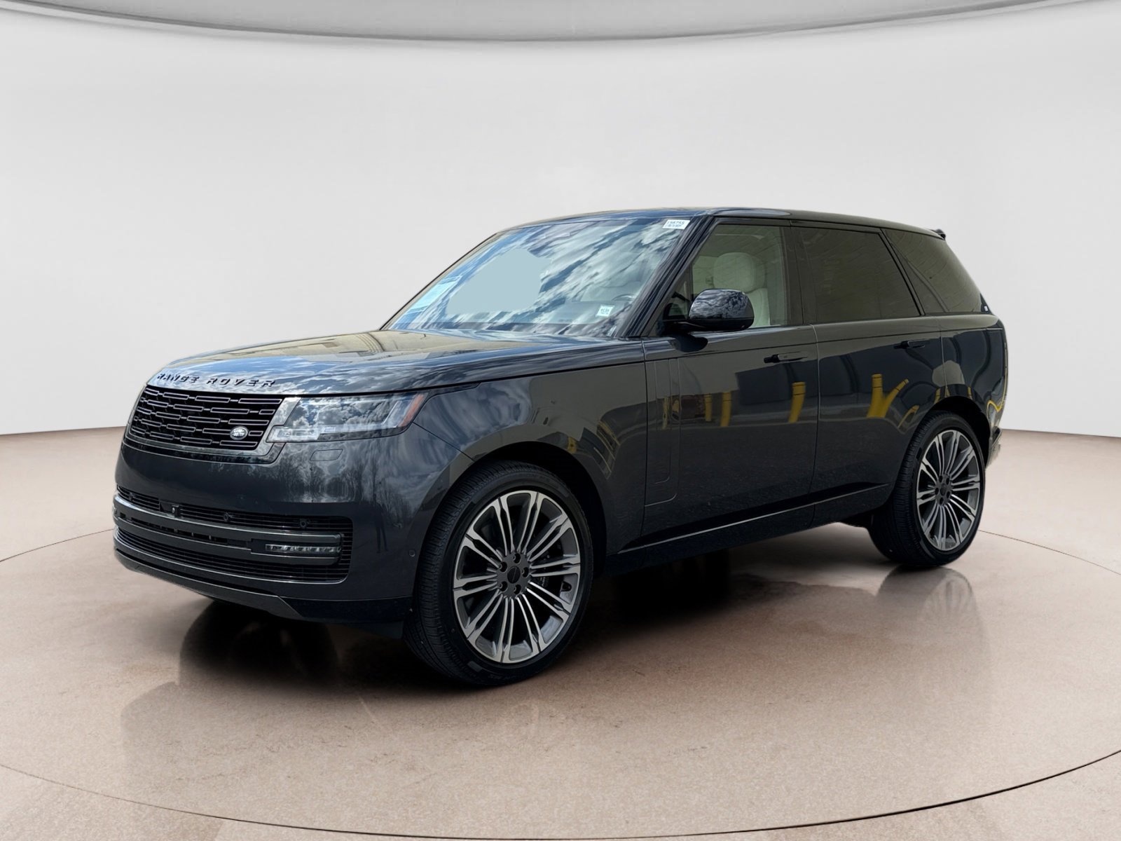 New 2025 Land Rover Range Rover SE image 1