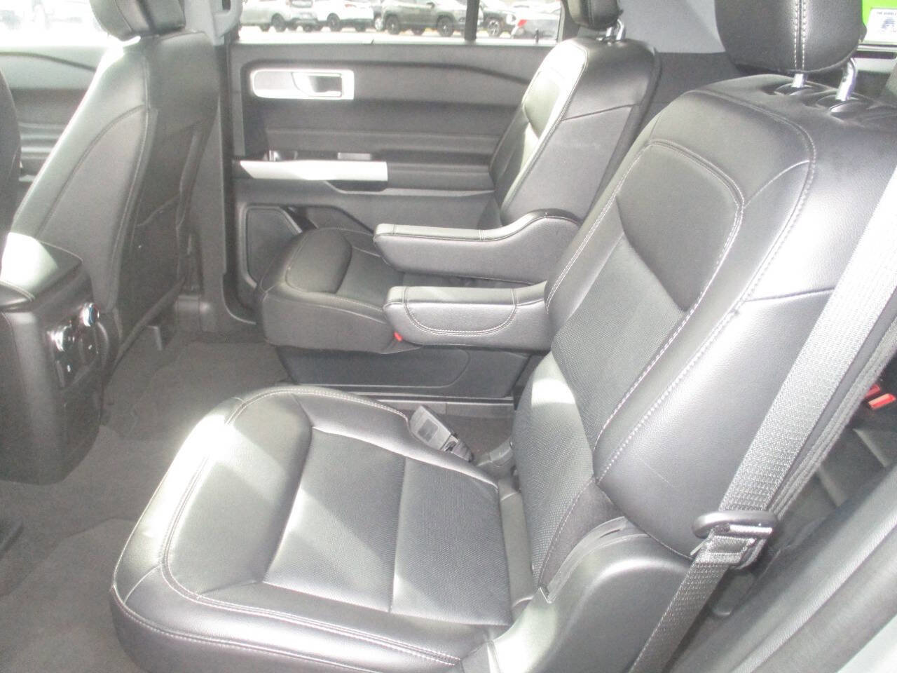 Used 2024 Ford Explorer Limited image 14