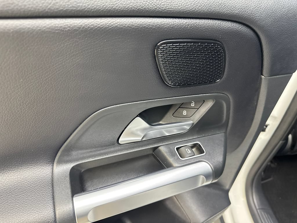 Used 2025 Mercedes-Benz GLB 250 w/ Exclusive Package image 35