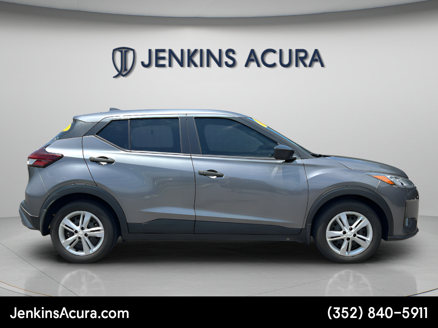 Used 2024 Nissan Kicks S FWD image 2