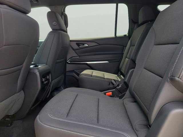 Used 2025 Chevrolet Traverse LT FWD image 15