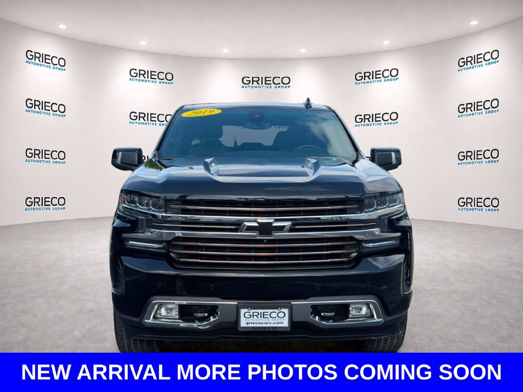 Used 2019 Chevrolet Silverado 1500 High Country w/ Technology Package AWD/4WD image 2