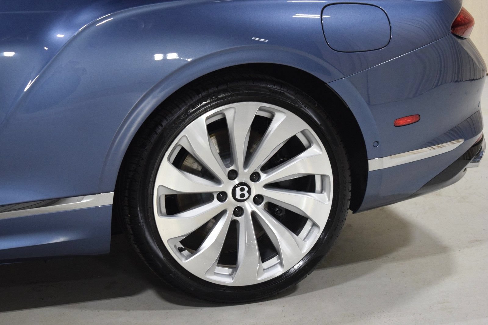 New 2026 Bentley Continental GTC AWD/4WD image 18