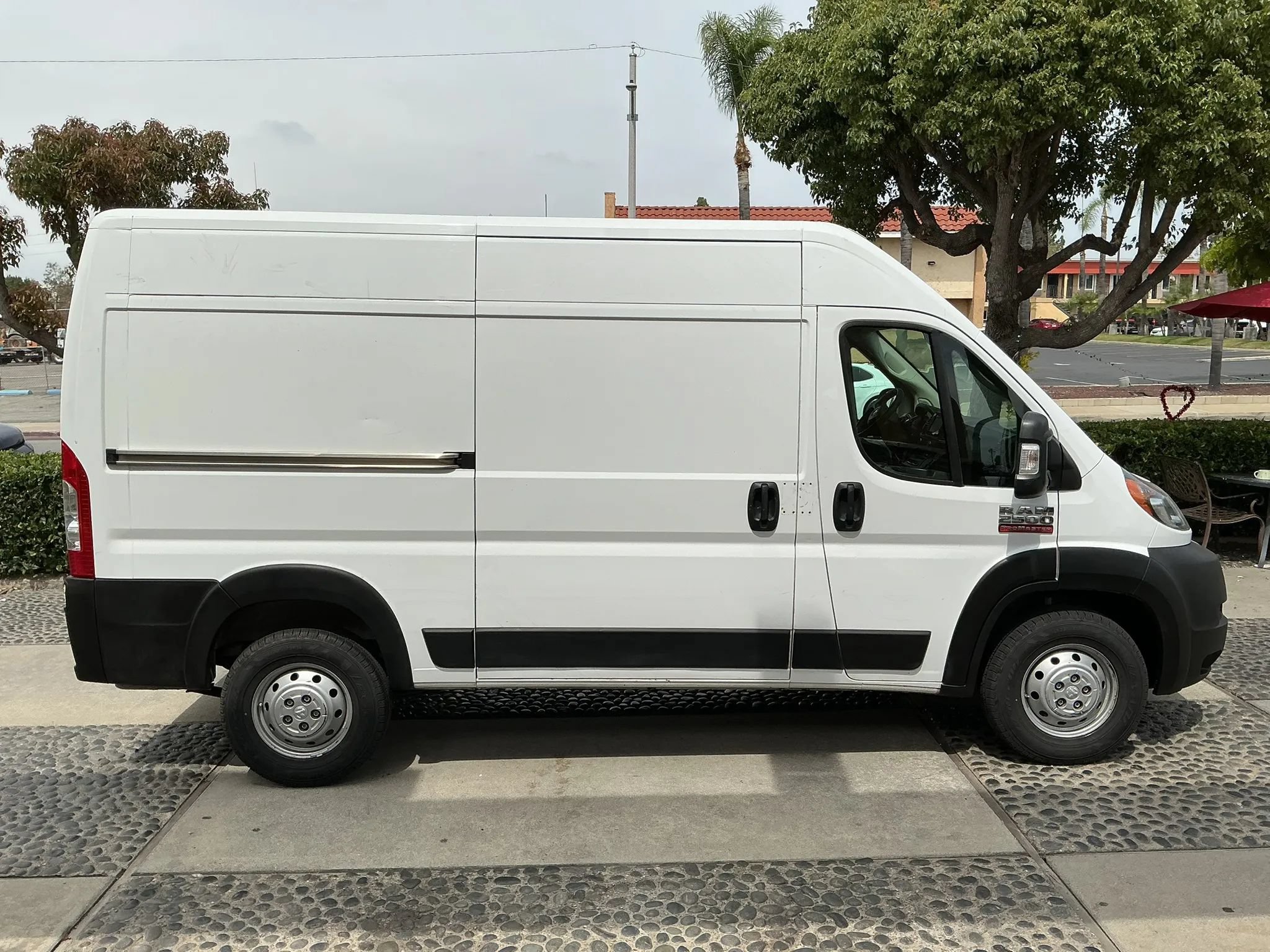 Used 2022 RAM ProMaster 2500 FWD image 4