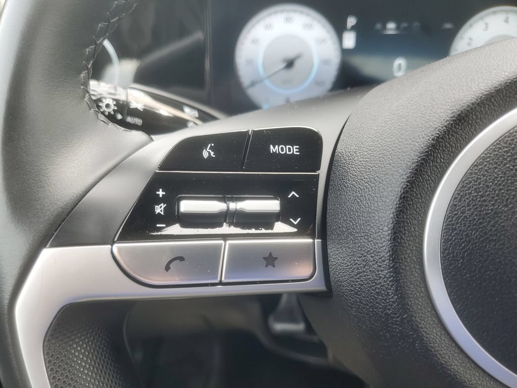 Used 2025 Hyundai Elantra Limited FWD image 33