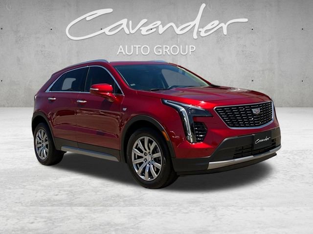 Used 2022 Cadillac XT4 Premium Luxury w/ Technology Package FWD image 2