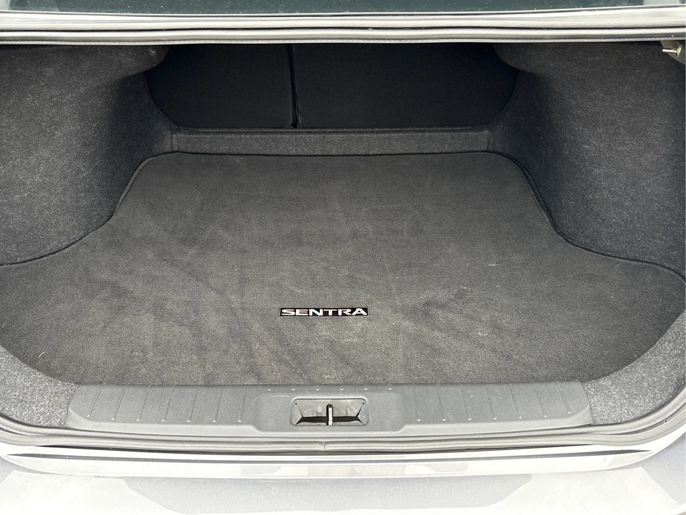 Used 2021 Nissan Sentra SR FWD image 48