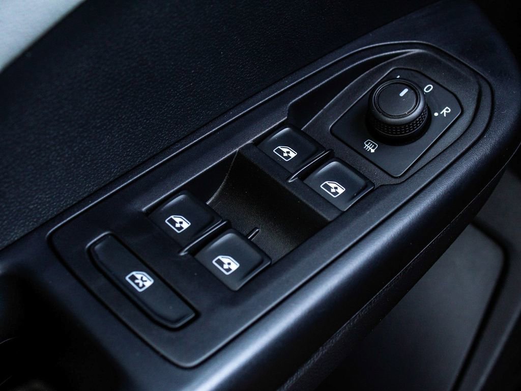 Used 2023 Volkswagen Taos SE w/ Panoramic Sunroof Package AWD/4WD image 10
