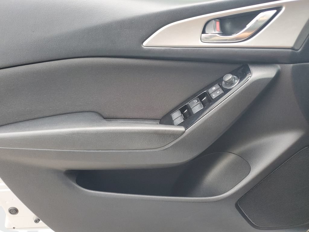 Used 2017 MAZDA MAZDA3 Sport FWD image 19