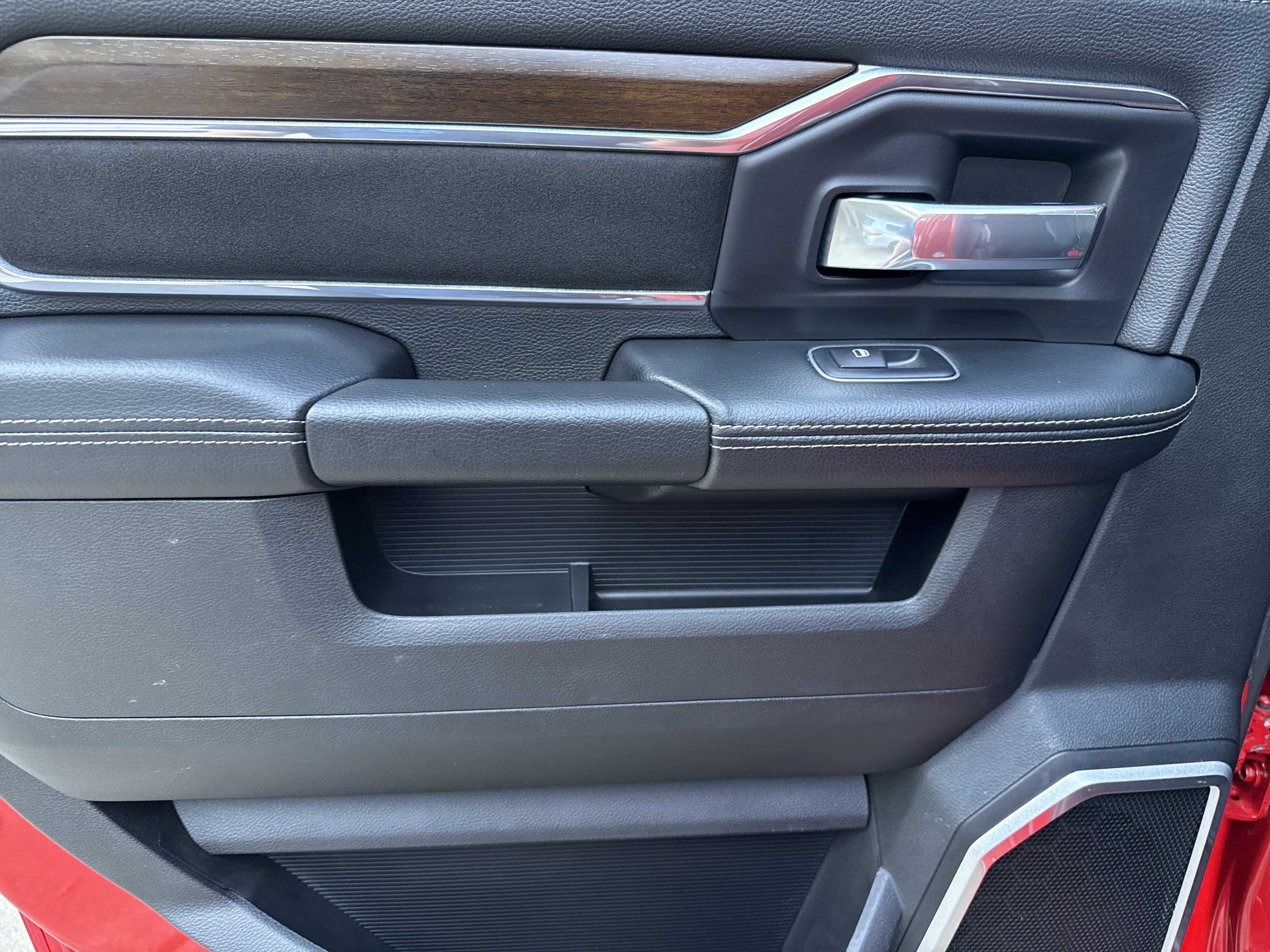 Used 2024 RAM 3500 Laramie image 20