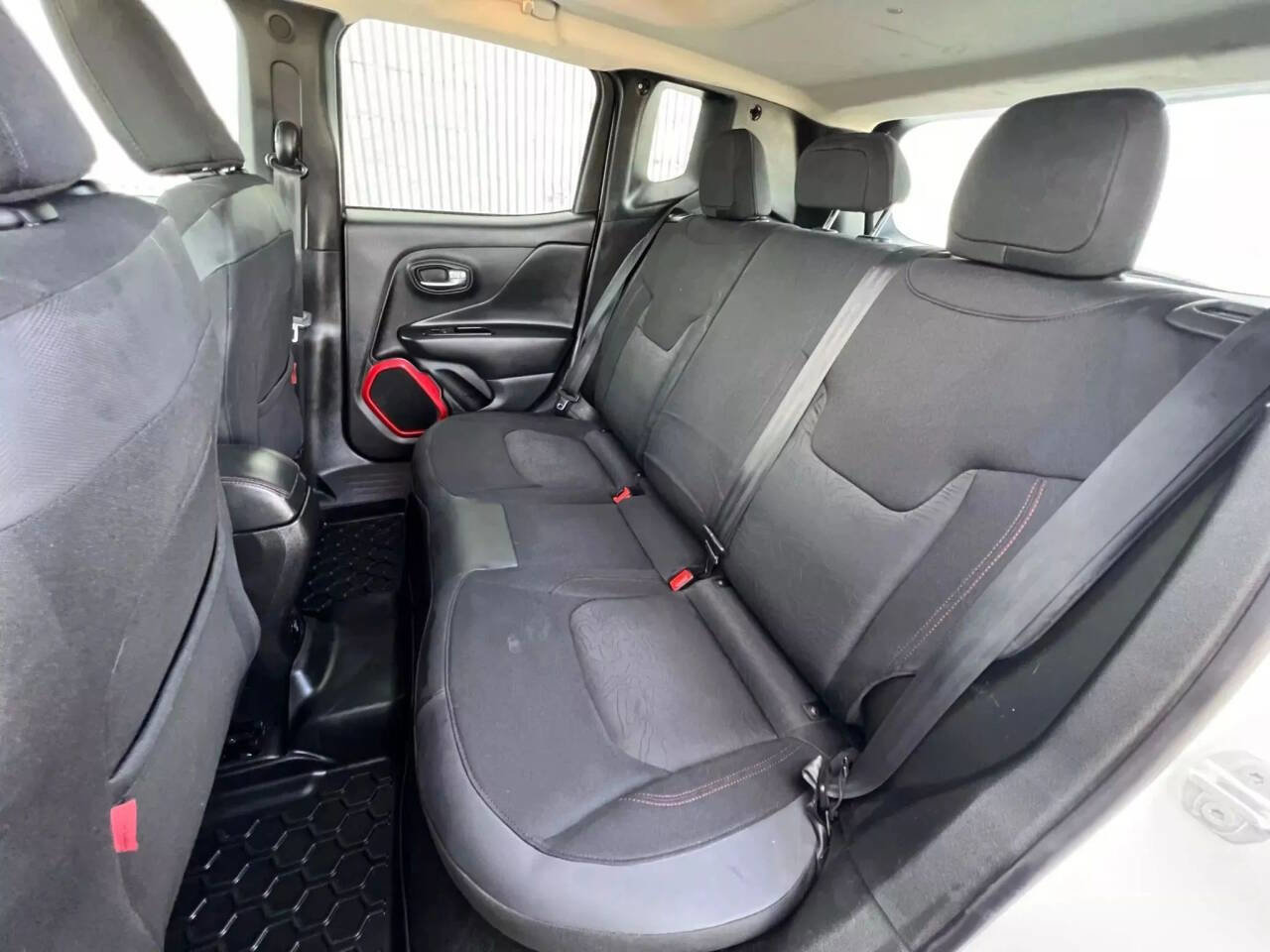 Used 2015 Jeep Renegade Trailhawk w/ Safety & Security Group I AWD/4WD image 14