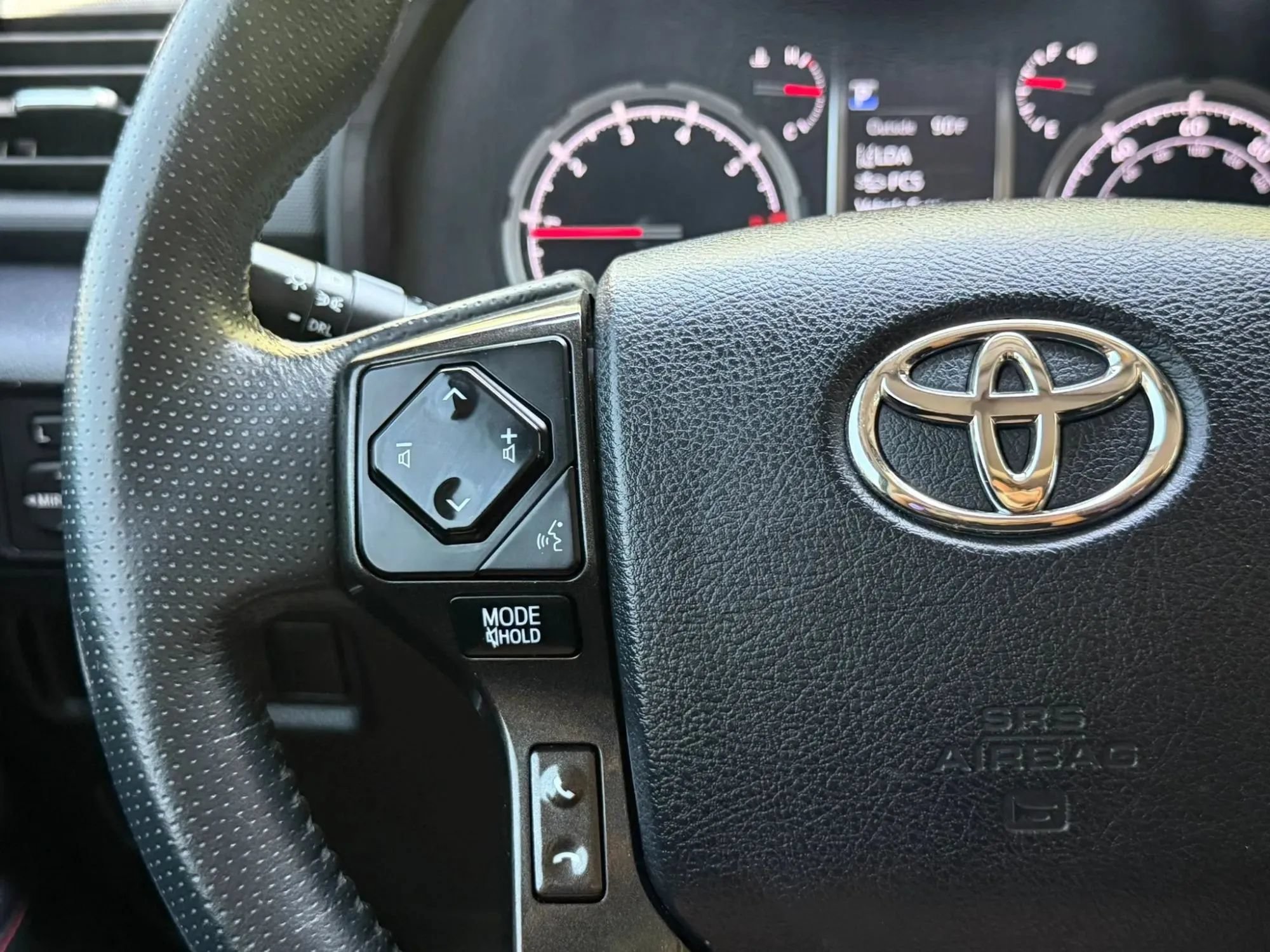 Used 2020 Toyota 4Runner Venture w/ Moonroof Package AWD/4WD image 33
