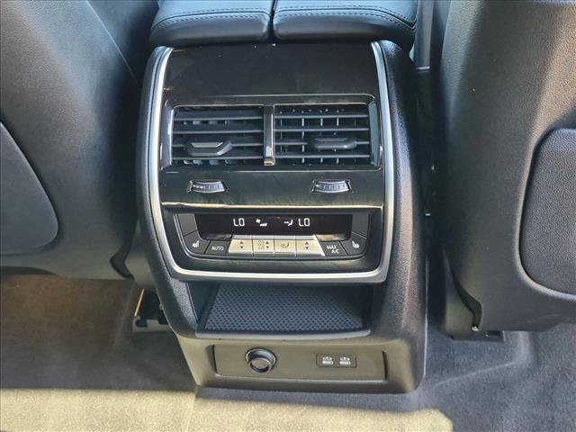 Used 2026 BMW X7 xDrive40i w/ M Sport Package AWD/4WD image 18