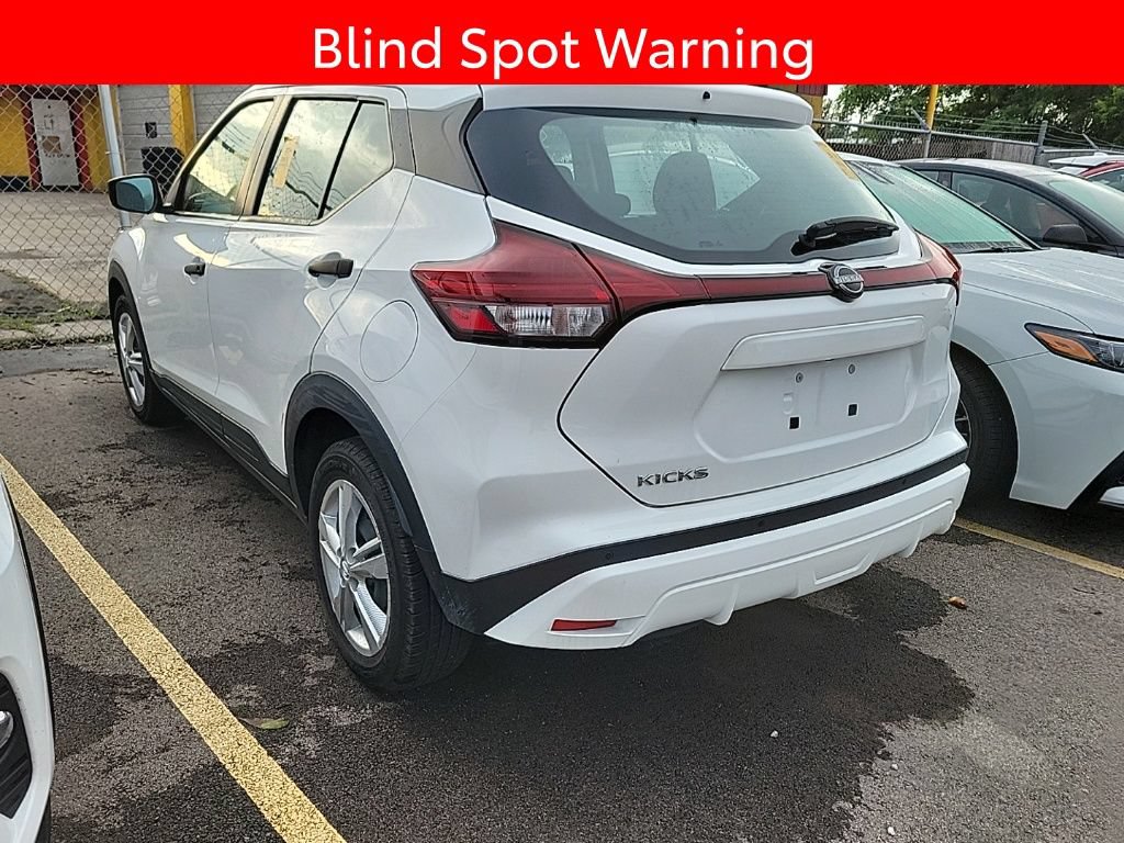 Used 2023 Nissan Kicks S FWD image 4