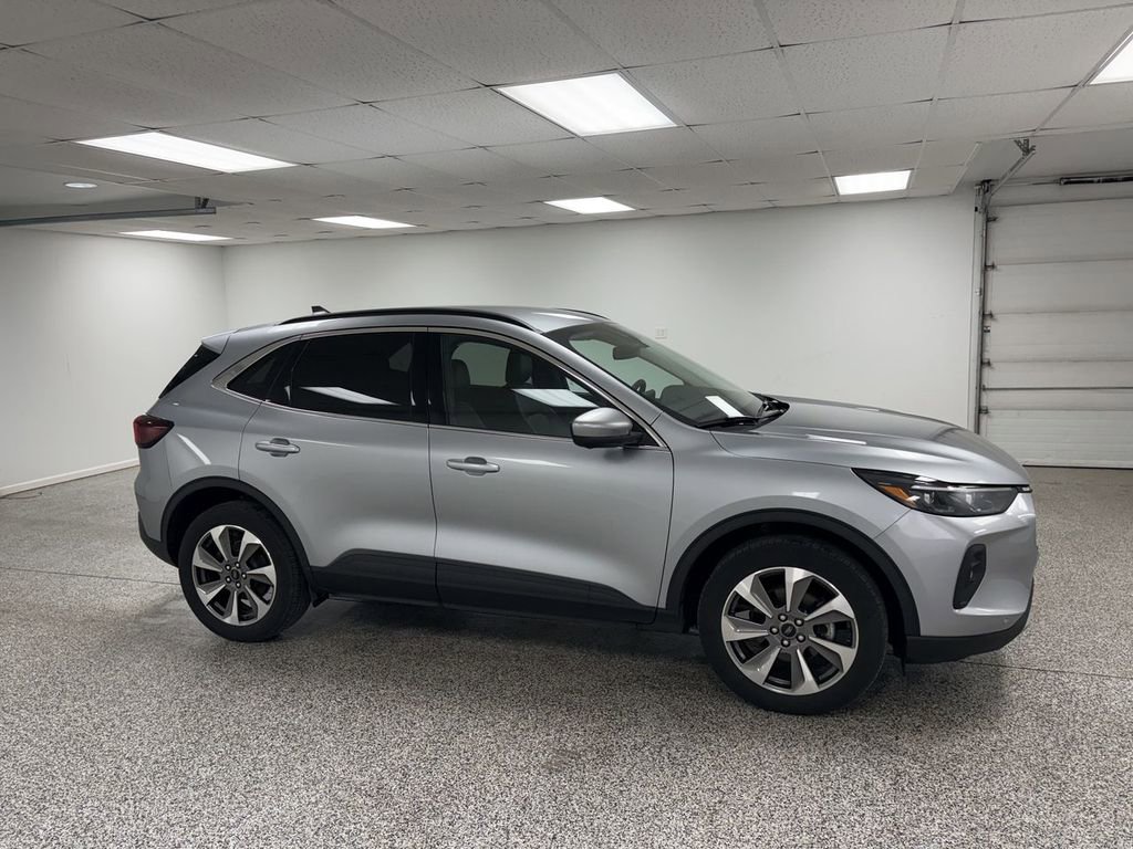 Used 2024 Ford Escape Platinum image 1