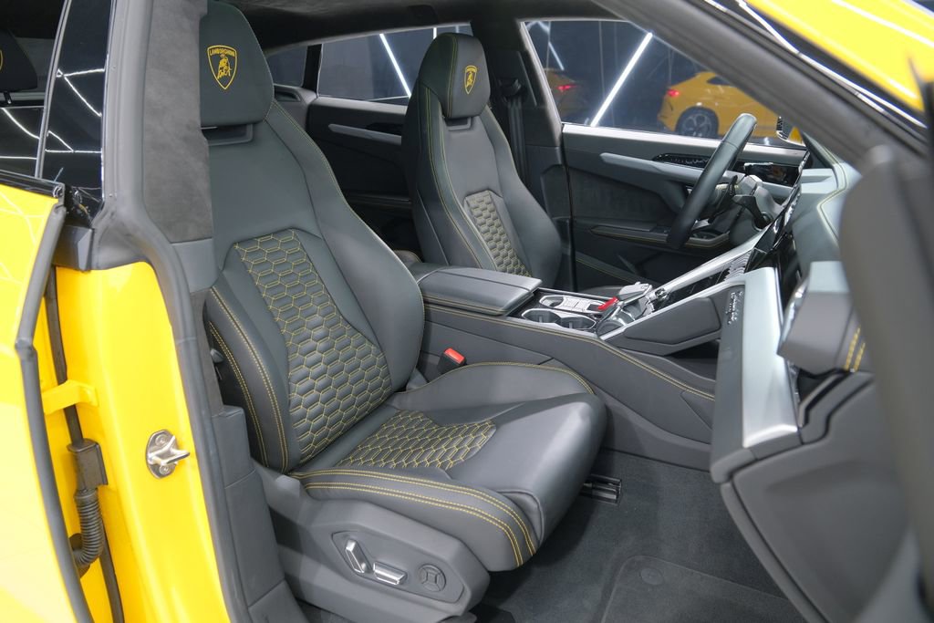Used 2022 Lamborghini Urus image 38