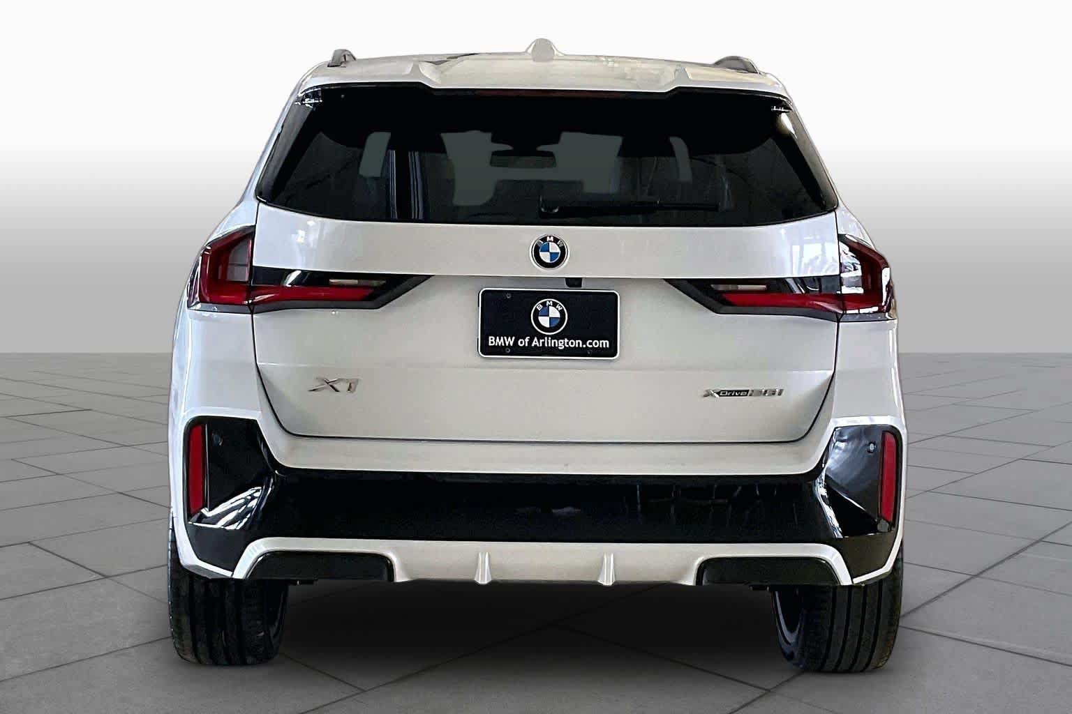 Used 2025 BMW X1 xDrive28i w/ M Sport Package AWD/4WD image 4