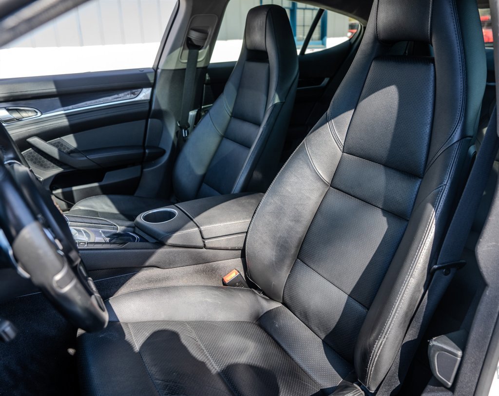 Used 2014 Porsche Panamera 4 image 25