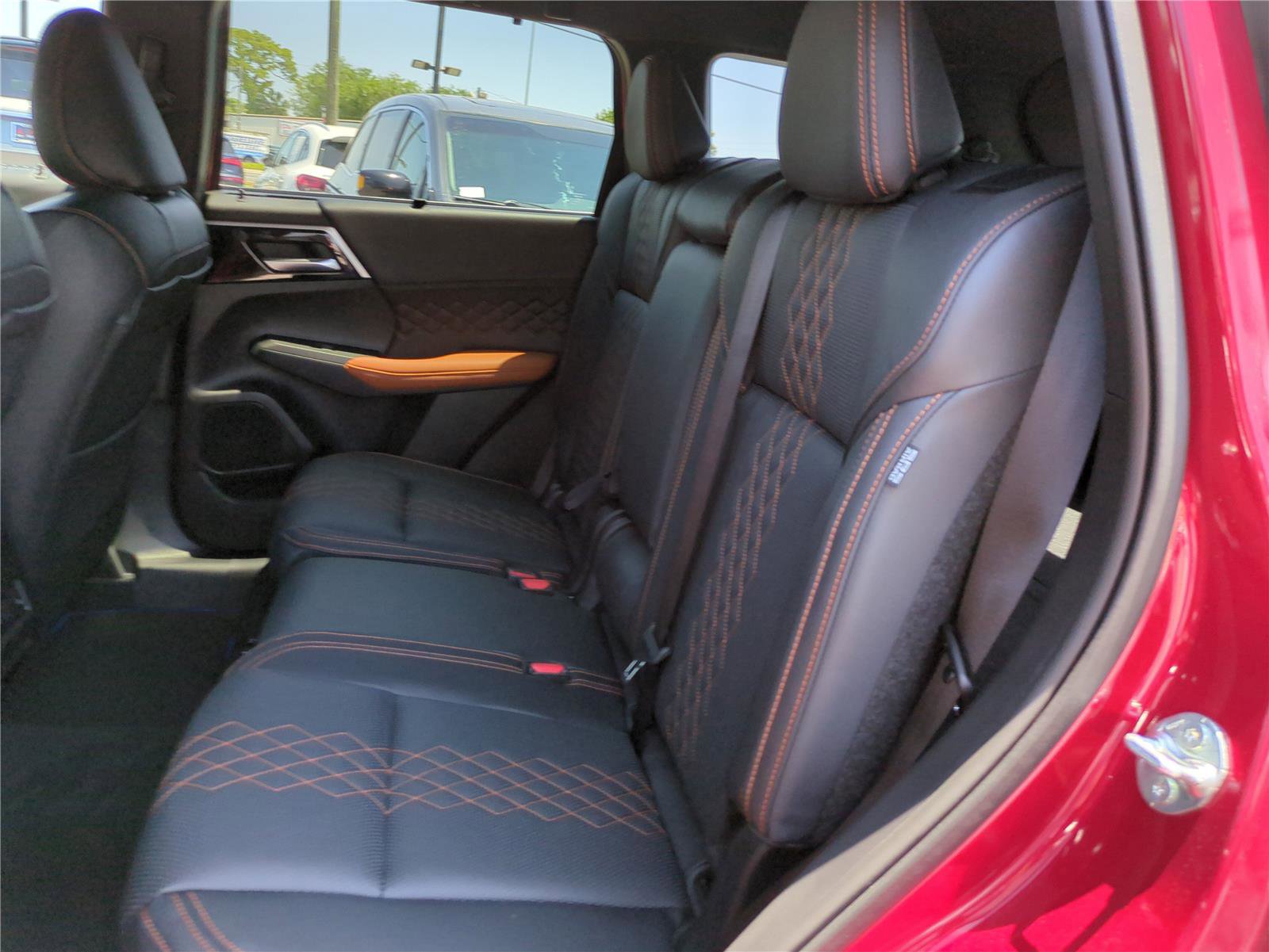 New 2025 Mitsubishi Outlander SEL image 16