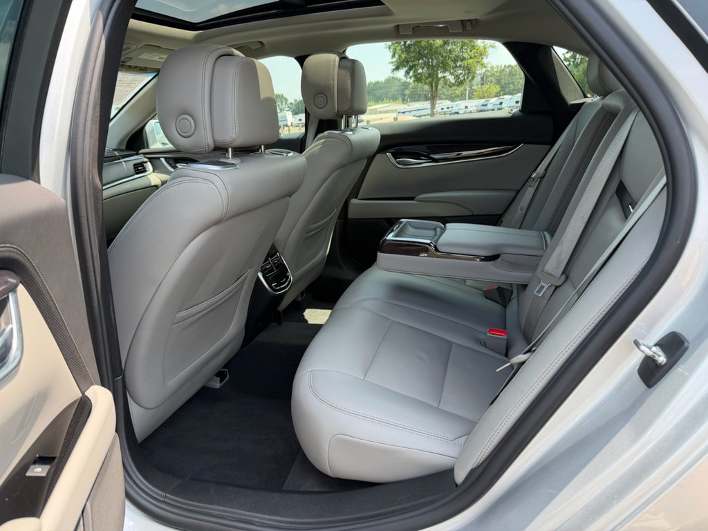 Used 2014 Cadillac XTS Premium FWD image 10