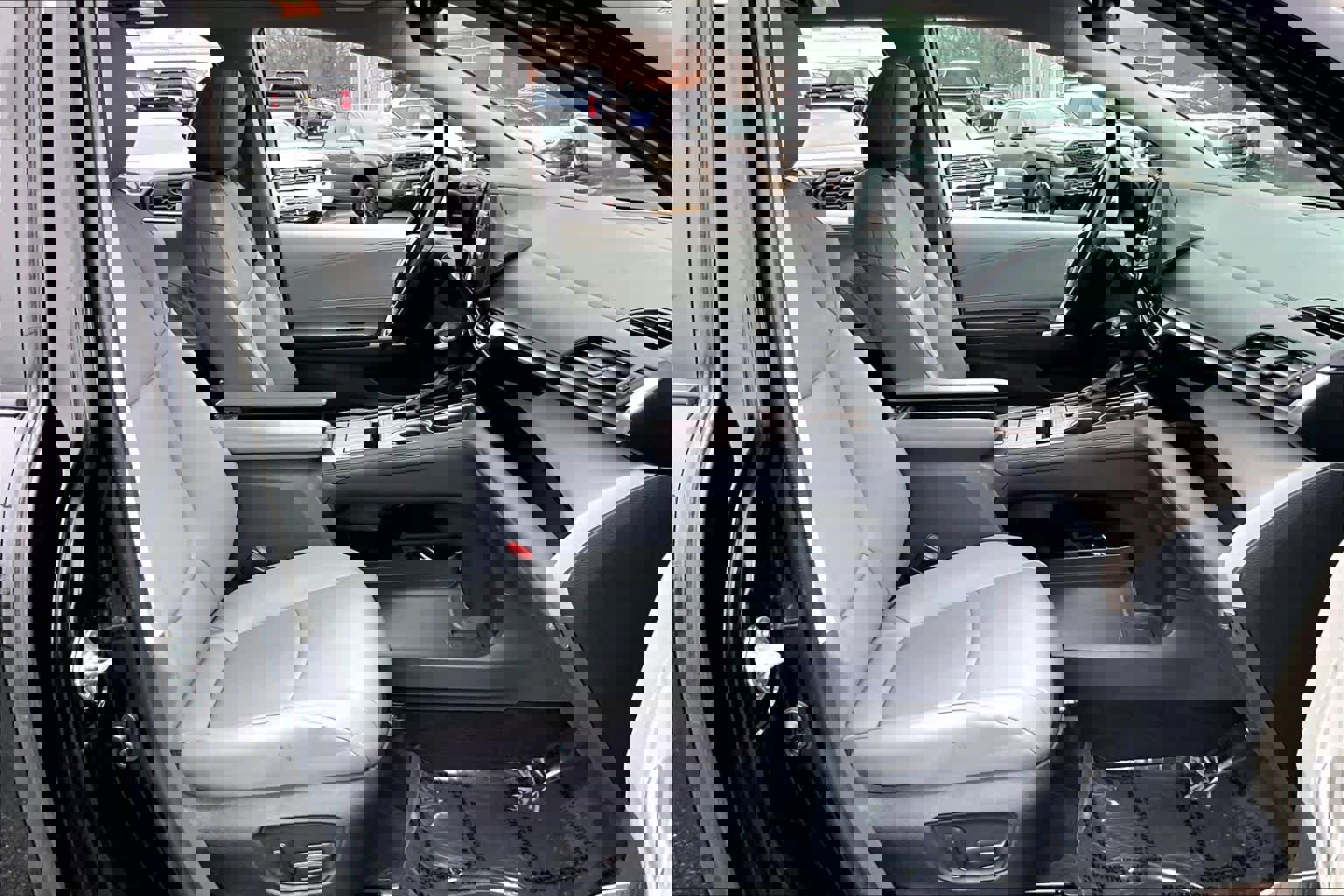 Used 2023 Toyota Sienna XLE image 8