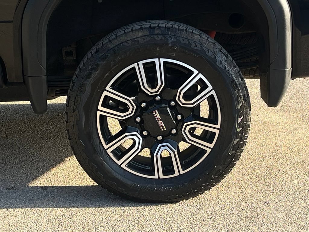 Used 2024 GMC Sierra 2500 Denali Ultimate AWD/4WD image 11